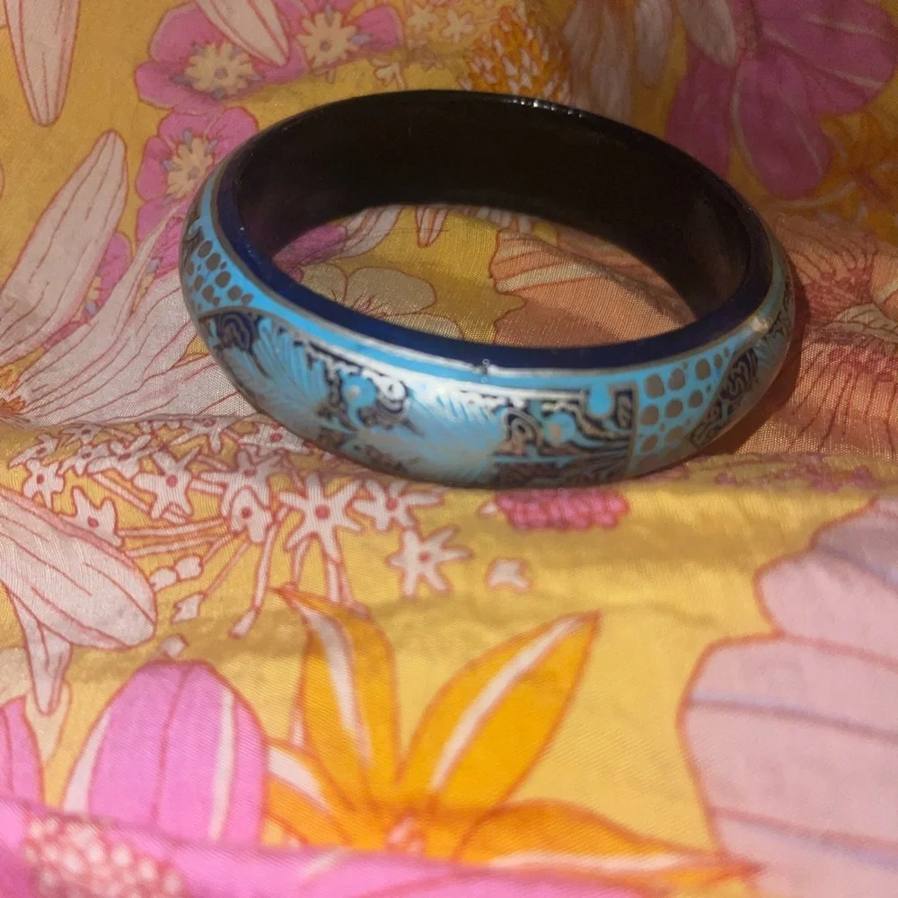 Wooden Floral Patterned Wearable Bracelet